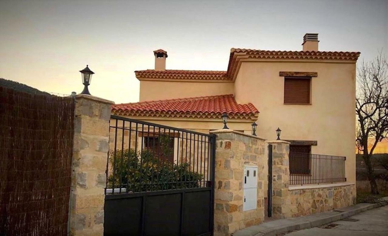 Casa Rural Laguna De Унья Екстер'єр фото
